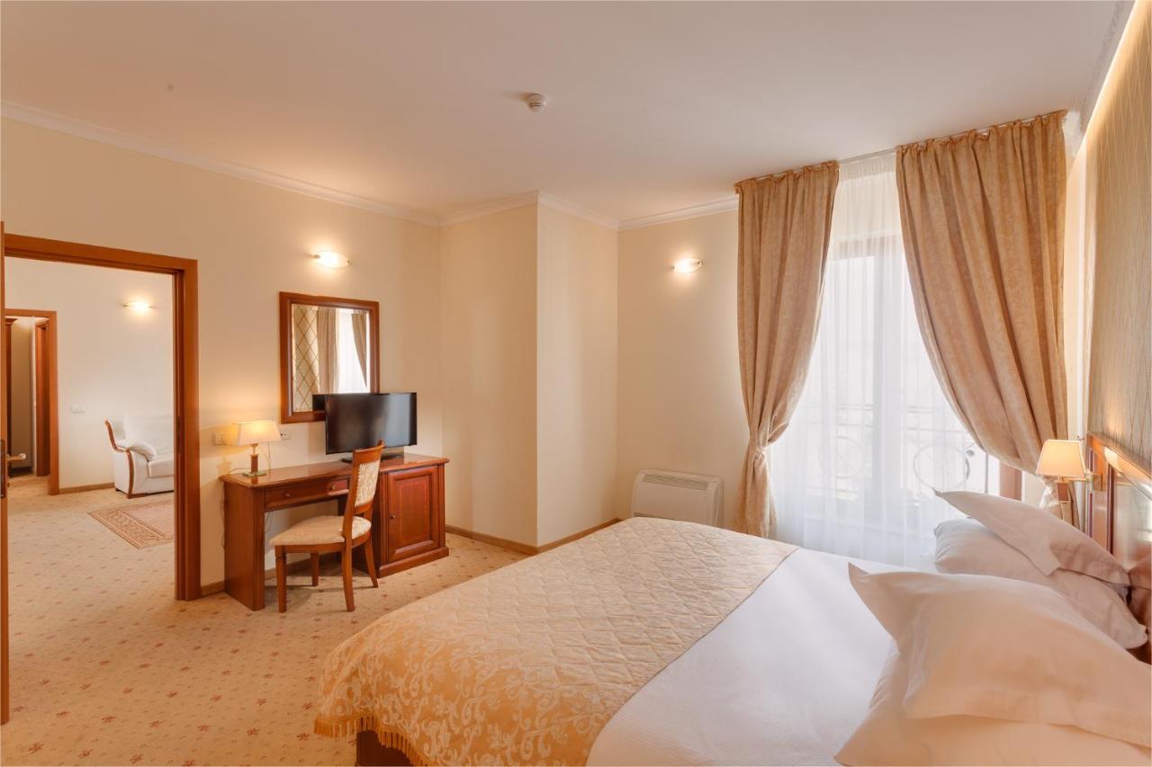 Hotel Opera Plaza Cluj-Napoca Ngoại thất bức ảnh