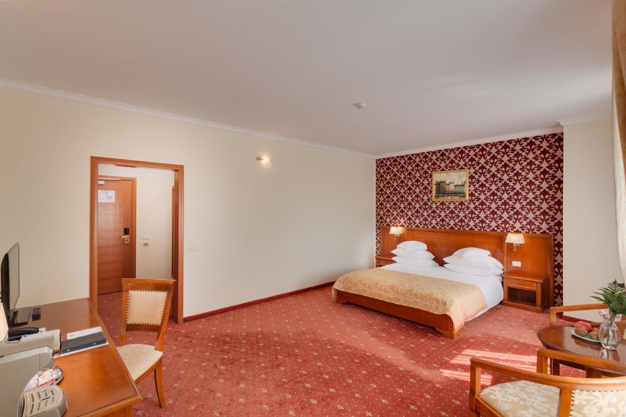 Hotel Opera Plaza Cluj-Napoca Ngoại thất bức ảnh