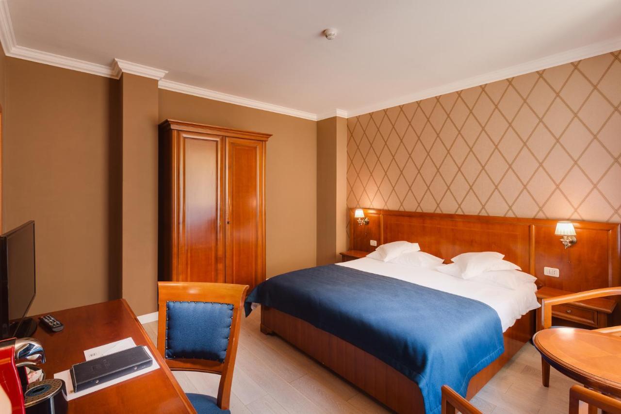Hotel Opera Plaza Cluj-Napoca Ngoại thất bức ảnh
