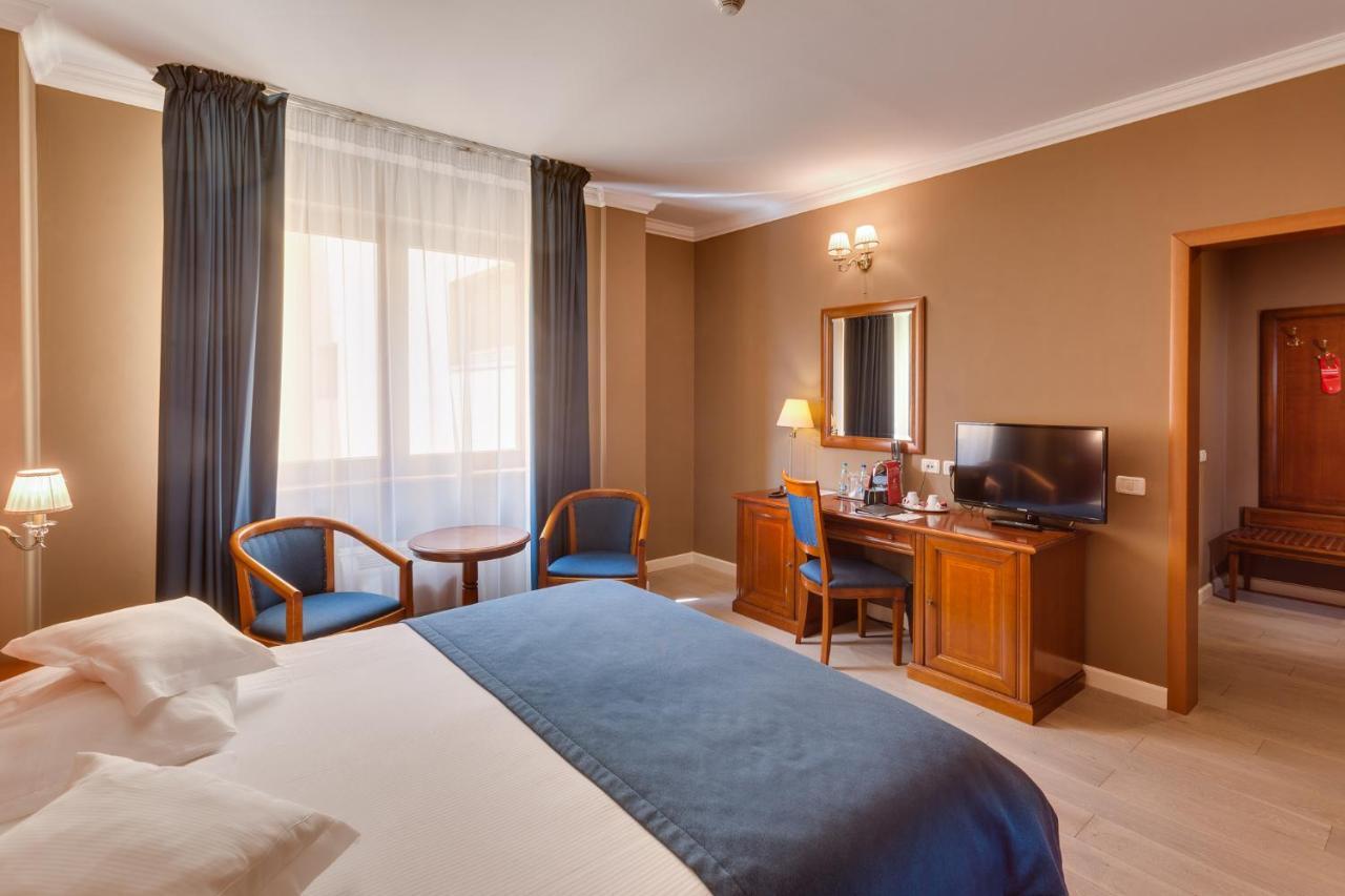Hotel Opera Plaza Cluj-Napoca Ngoại thất bức ảnh