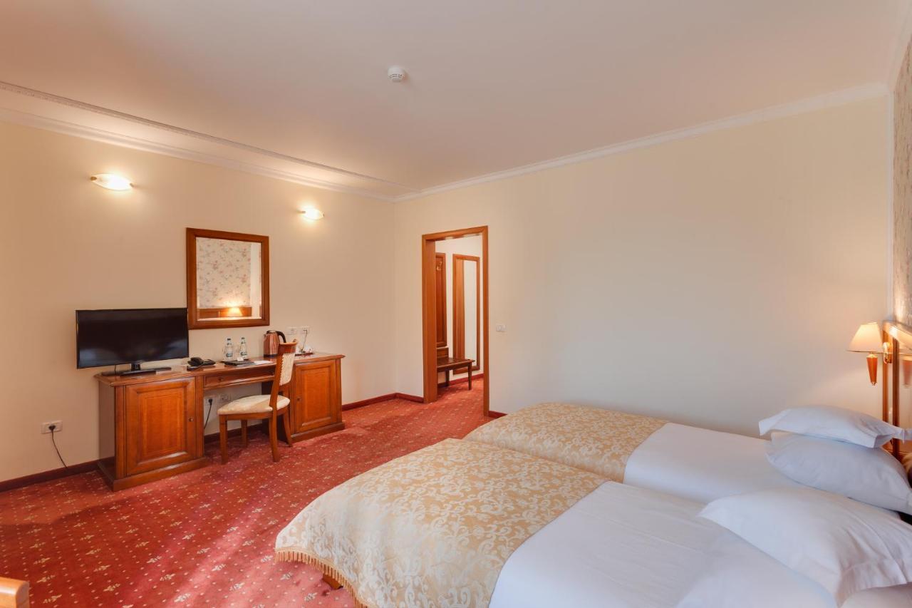 Hotel Opera Plaza Cluj-Napoca Ngoại thất bức ảnh