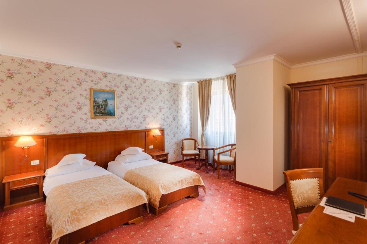 Hotel Opera Plaza Cluj-Napoca Ngoại thất bức ảnh