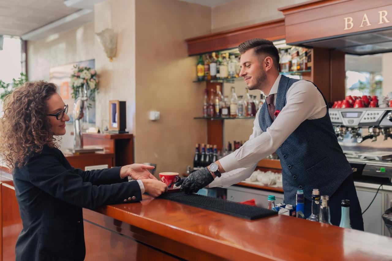 Hotel Opera Plaza Cluj-Napoca Ngoại thất bức ảnh