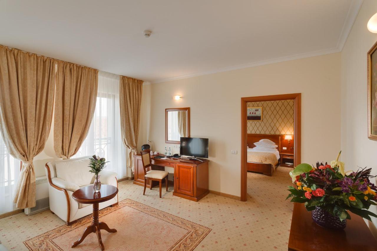 Hotel Opera Plaza Cluj-Napoca Ngoại thất bức ảnh